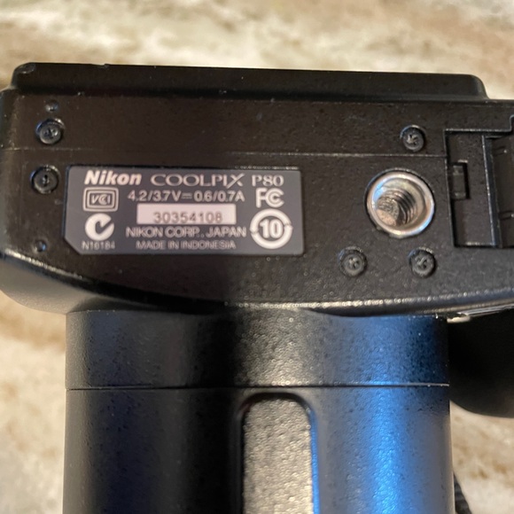 Nikon Coolpix P80 10.1MP Digital Bridge Camera + 2 Batteries 8GB-SD & Case - Picture 6 of 15